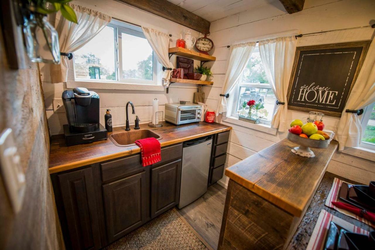 Cozy Cabin Little Red Hen 12 Min To Magnolia Waco Exterior foto
